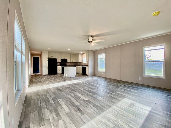 4th image of 903 SW 24th St
