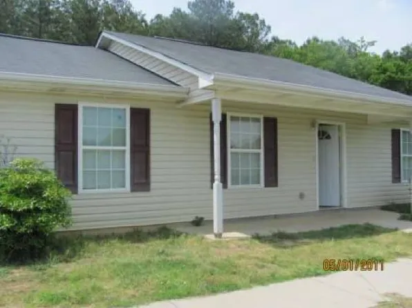 211 Lambert Overlook Cir, Carrollton, GA 30117