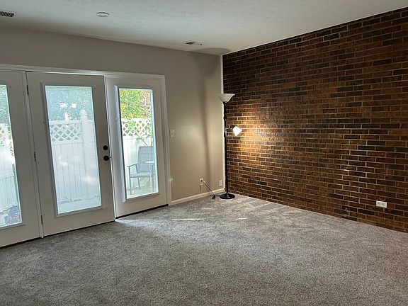 5th image of 4040 Massie Ave #0