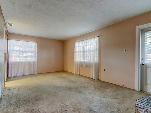 3rd image of 4469 Crestwood Dr N