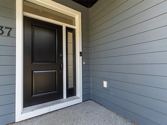 3rd image of 3205 Gibbins Rd #37