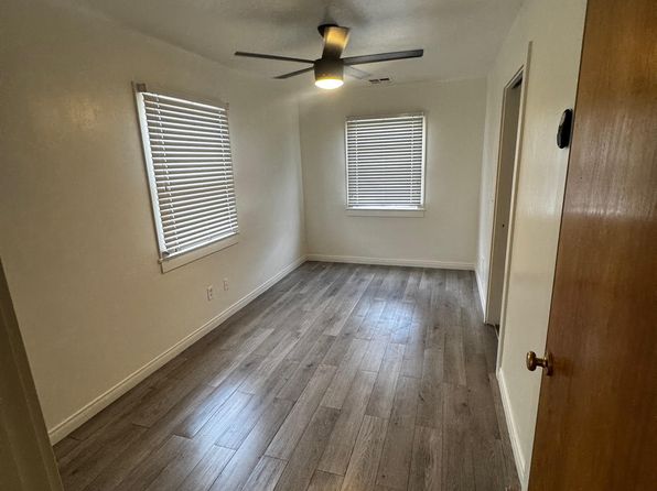 1000 30th St Front 1