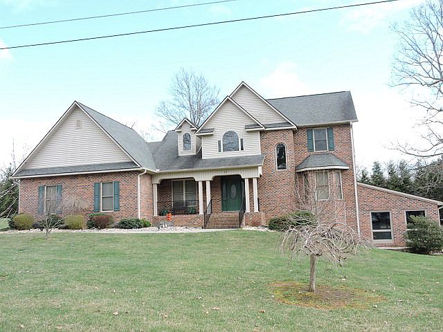 1st image of 61 Fairway Oaks Dr