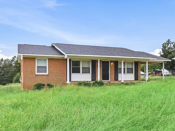 221 Tanglewood Dr, Kannapolis, NC 28081