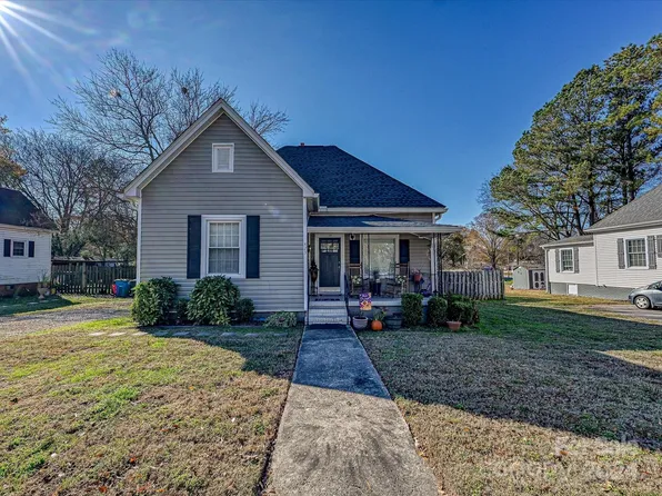 423 Park Ave, Pineville, NC 28134