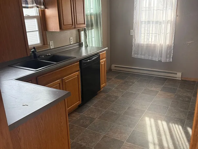 821 Willow St — Photo 1