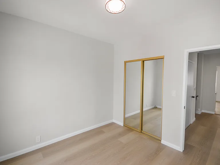 1129-1133 Balboa St #1129 — Photo 3