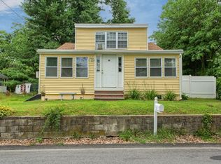 100 Mascuppic Trl, Tyngsboro, MA 01879