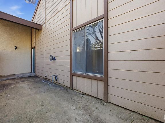 5th image of 5300 Dunsmuir Rd APT 20