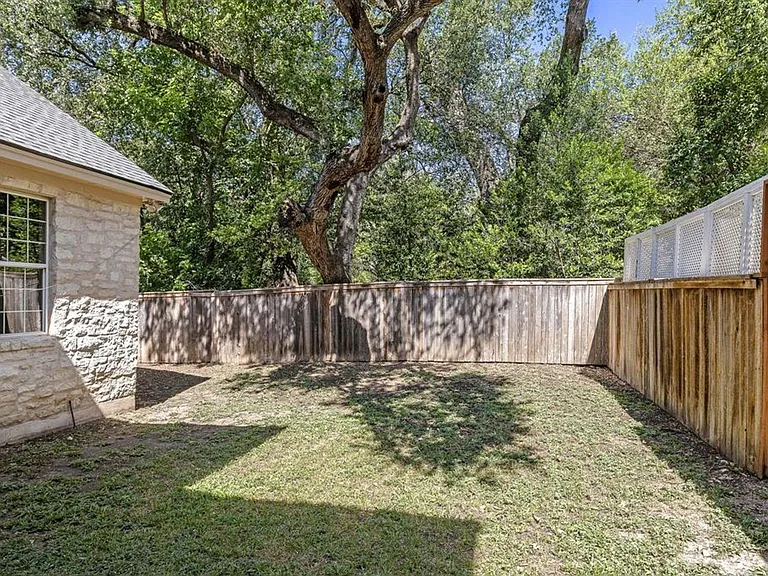 3508 Red Riv — Photo 29