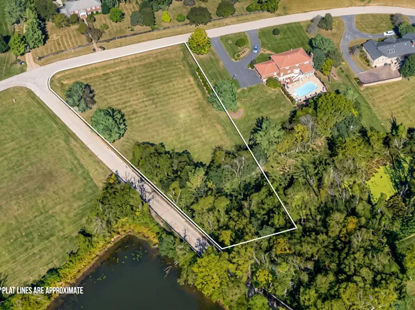 25 Lake Ridge Dr, Richmond, KY 40475