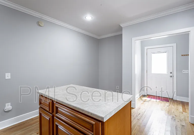 513 Lytle St — Photo 20