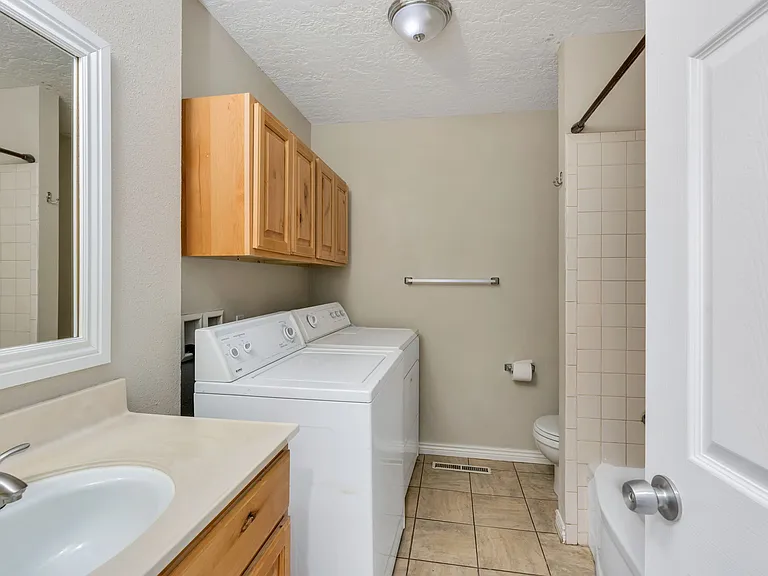 345 E 1830 S #1A — Photo 10