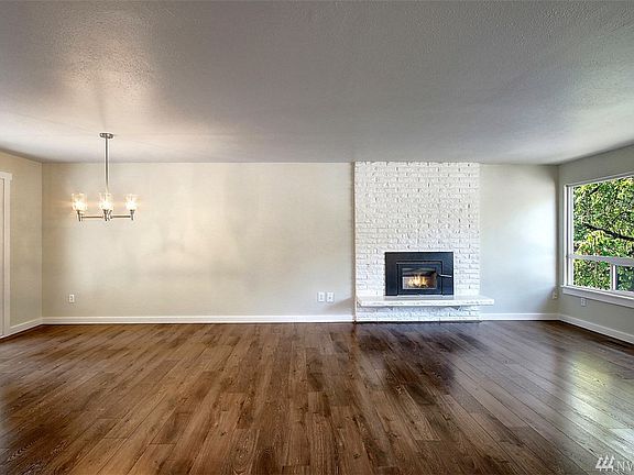 5th image of 5122 128th Pl NE
