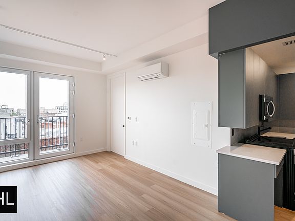2nd image of 931 Carroll St #902