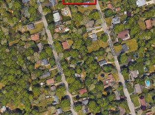 Mayfield Dr, Mastic beach, NY 11951
