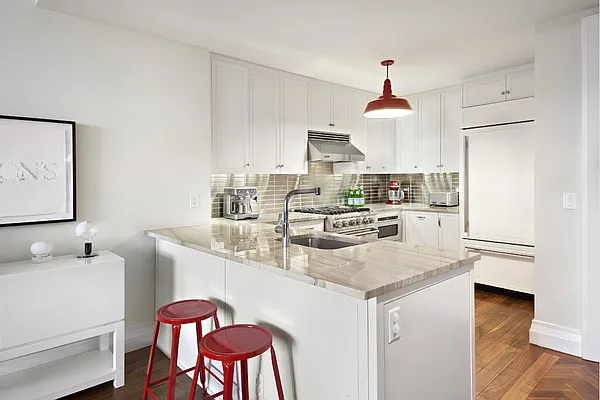 Sold by Stribling | media 3