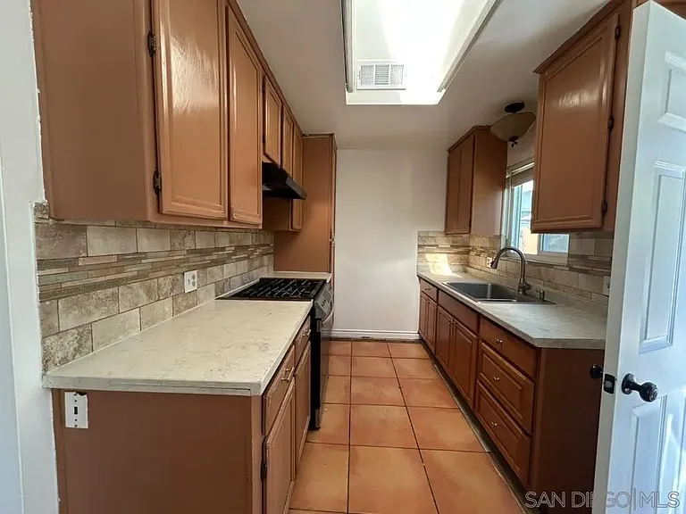 743 Park Pl — Photo 10