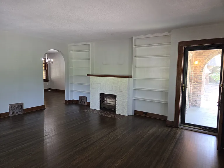 3911 Willow Dr — Photo 8