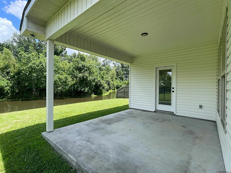 1303 Hickory Creek Dr — Photo 28