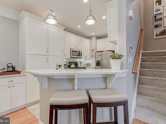 4th image of 5112 Knapp Pl
