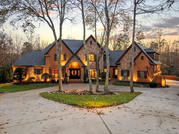 420 Chancery Ln, Simpsonville, SC 29681