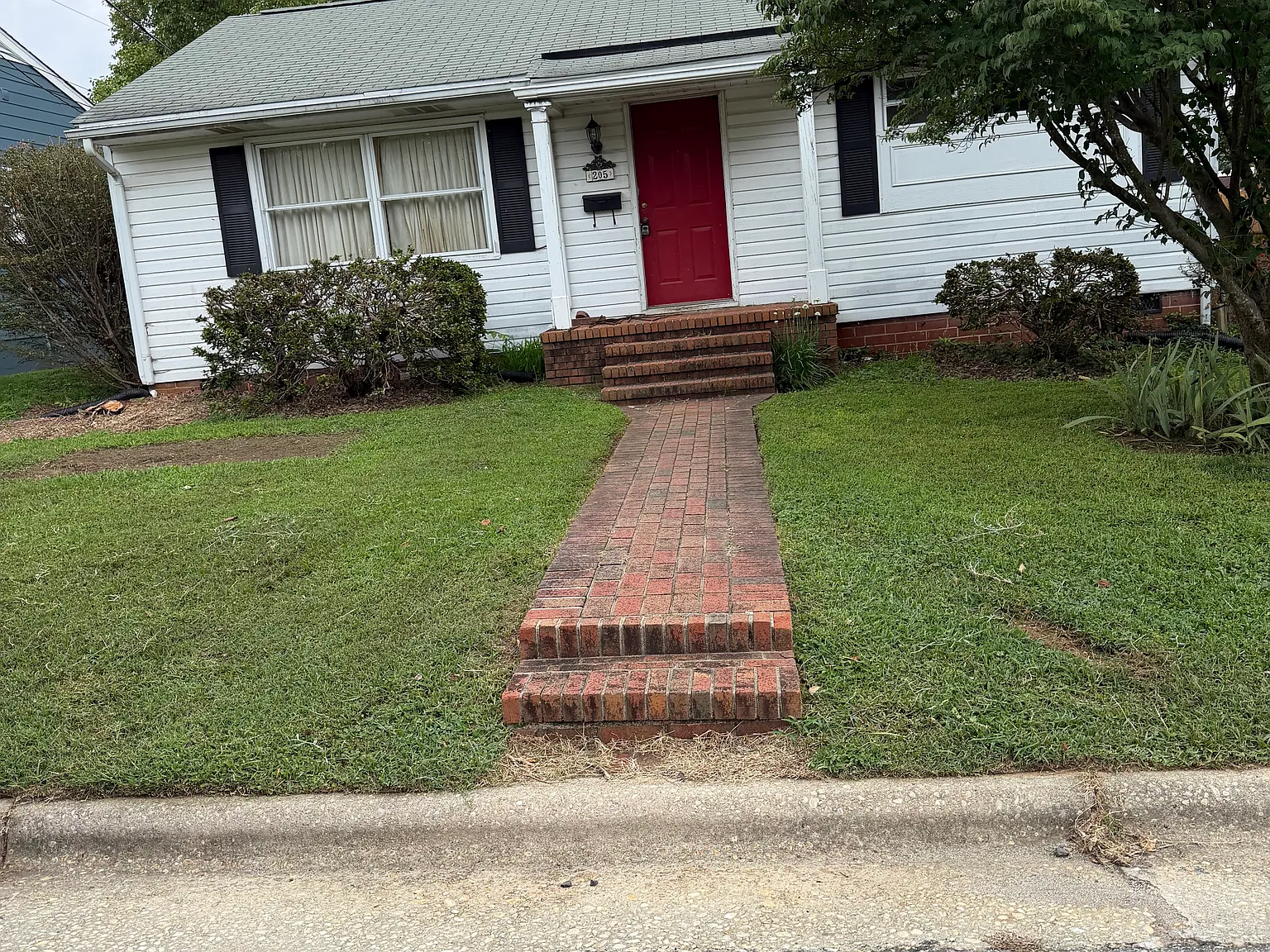 3 bed, 1224 sqft, $1,550 — Photo 1