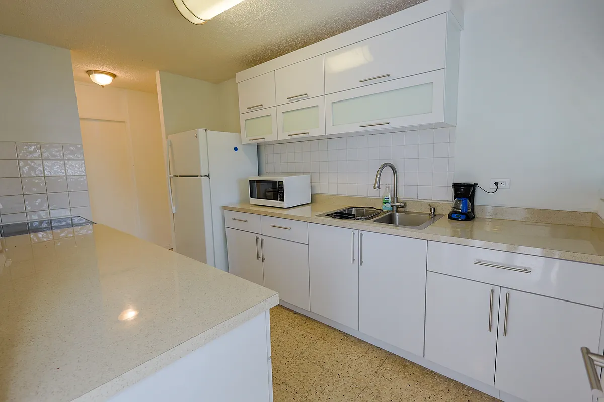 Building Photo - L304 Avenue Luis Vigoreaux #304
