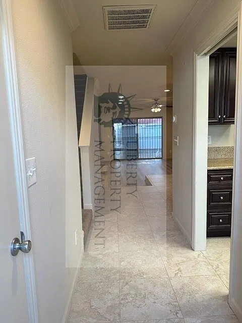 2 bed, 2.5 bath, 1380 sqft, $2,295 — Photo 2