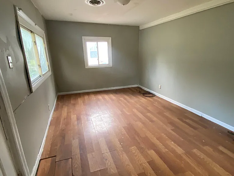 35831 Beverly Rd — Photo 7