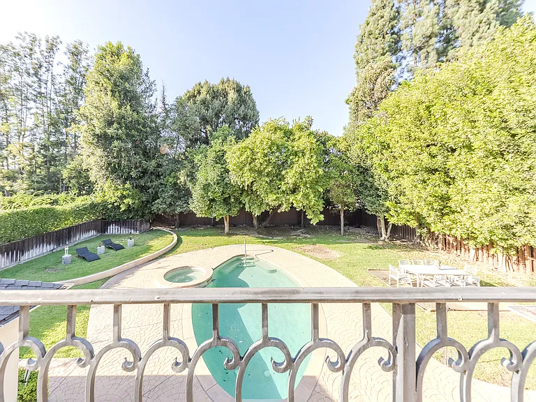 325 W Bellevue Dr — Photo 67