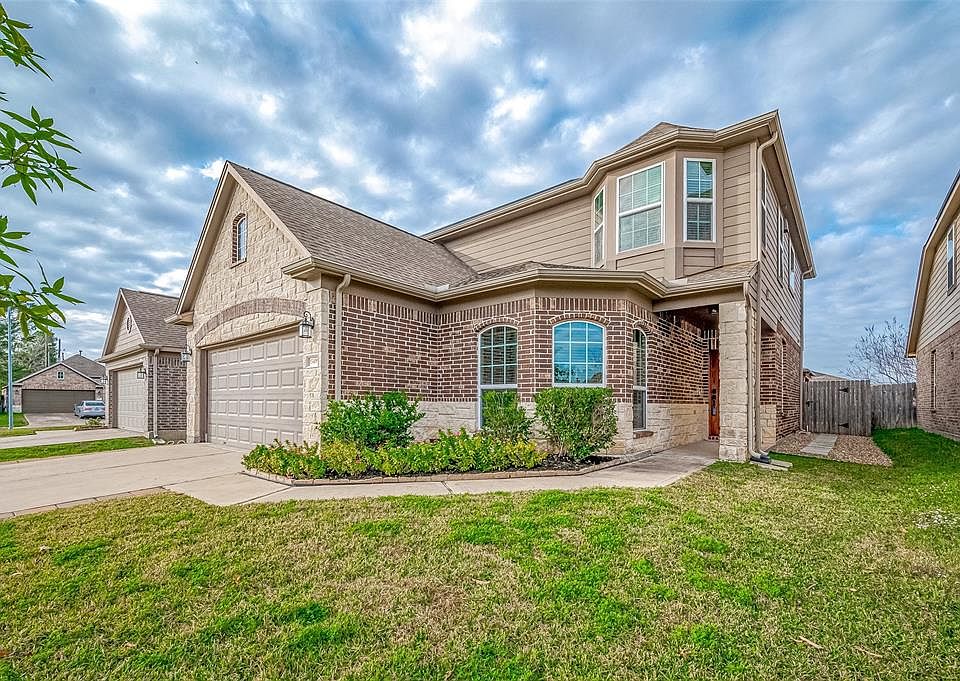 1st image of 15406 Elm Sky Court