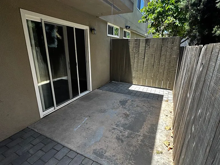 4560 North Ave — Photo 5