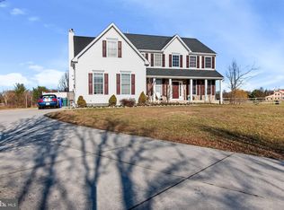 8 Hazel Ct, Mickleton, NJ 08056