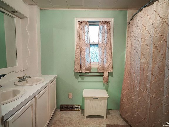 5th image of 603 N Concord St