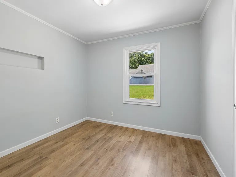 1805 Kelly Ave — Photo 12