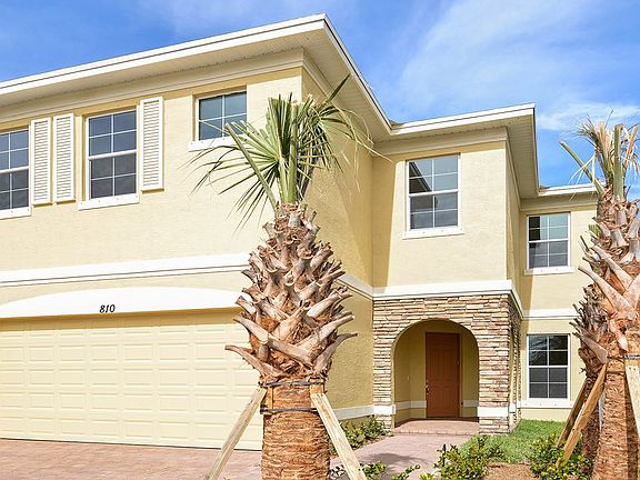 3rd image of 810 NW Leonardo Cir
