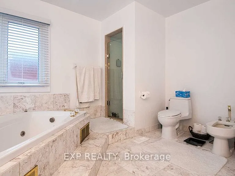 220 Viewmount Ave — Photo 23