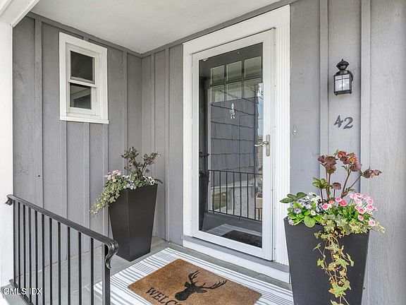 2nd image of 42 Nicholas Ave