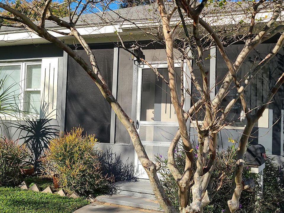 1st image of 625 47th Ave N
