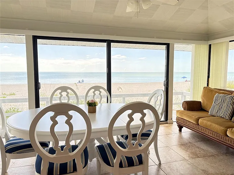 2823 Gulf Of Mexico Dr — Photo 9