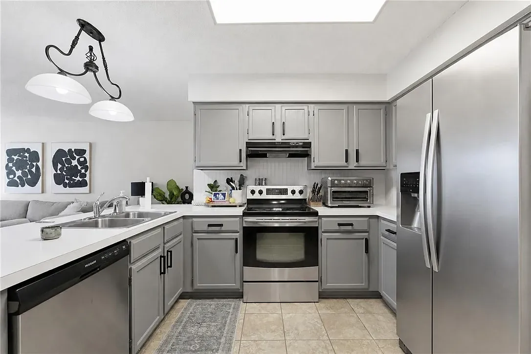 3 bed, 2.5 bath, 1494 sqft, $1,700 — Photo 1