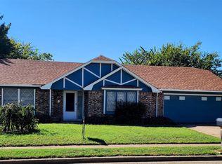 1613 Limestone Trl, Edgecliff Village, TX 76134
