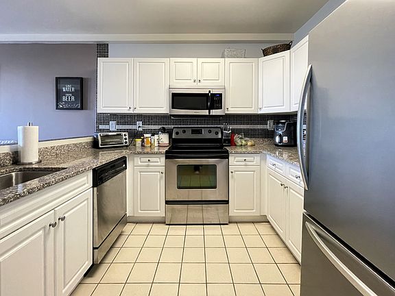 4th image of 1 Cityview Ln Unit 516
