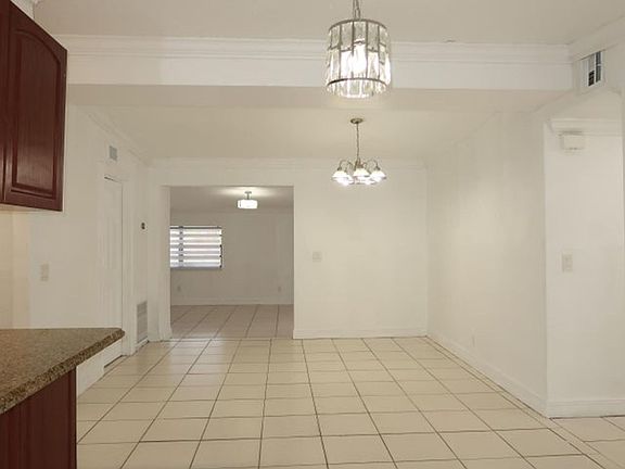 5th image of 5624 Purdy Ln