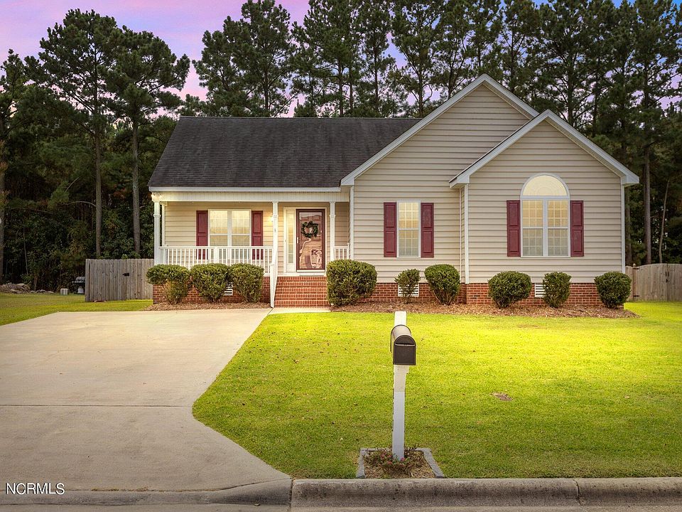 1st image of 2033 Cherrytree Ln