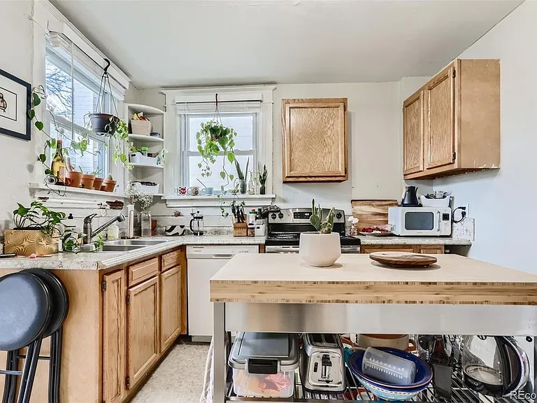 441 N Emerson St — Photo 12
