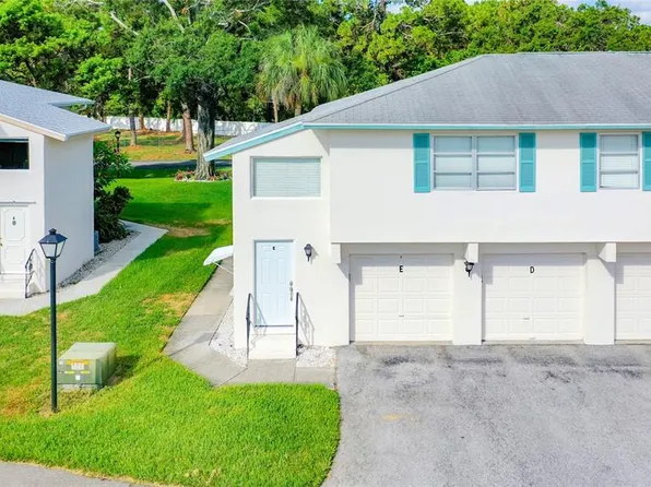 3246 40th Way S APT E, Saint Petersburg, FL 33711