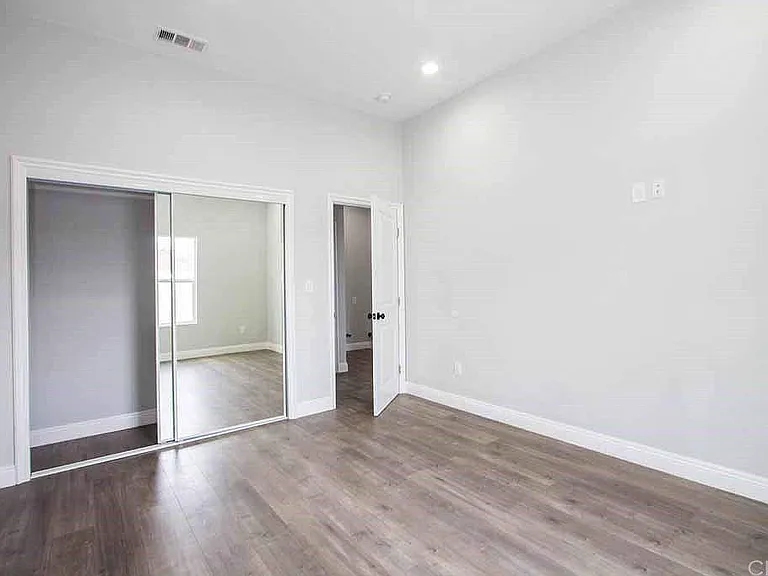 7760 Tujunga Ave — Photo 22