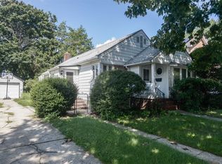 7910 265th St, Glen Oaks, NY